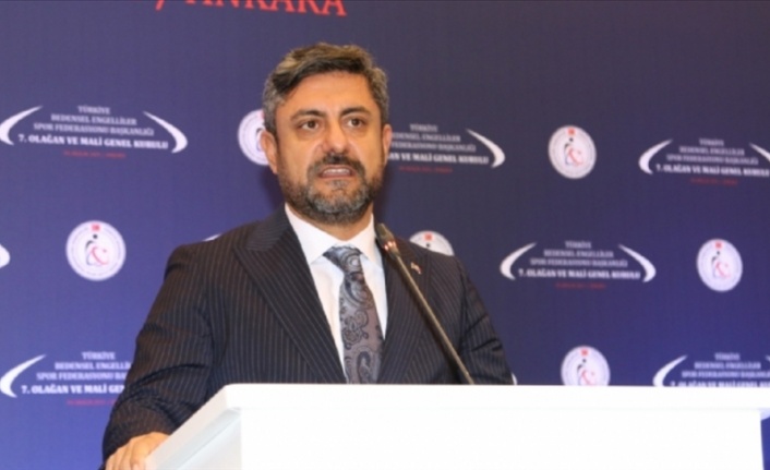 TBESF Başkanı Ergezen'den lokomotifin çarpması nedeniyle ayağı kesilen Eren'e destek