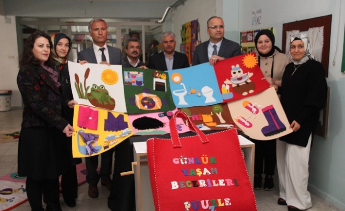 Mersin’de engelli çocuklar için hazırlanan eğitici oyuncağa patent