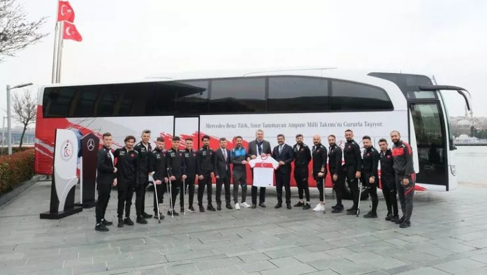 Mercedes-Benz Türk, Ampute Futbol Milli Takımı’nın resmi ulaşım sponsoru oldu