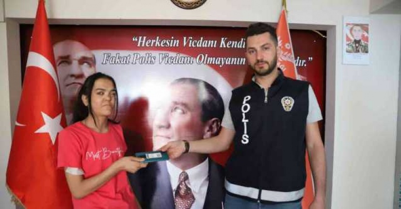 Engelli vatandaşın telefonunu elinden çalan hırsız, polis ekipleri tarafından yakalandı