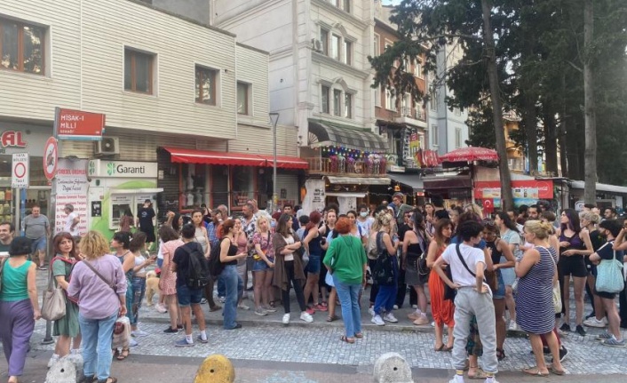 Kadıköy'de 19 yaşında engelli kadının tecavüze uğraması protesto edildi