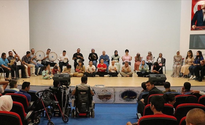 Şanlıurfa'da engellilerden oluşan "sıra gecesi" ekibi kuruldu