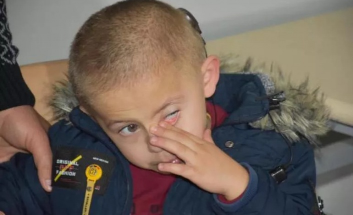 3 yaşındaki Aslan, 'biyonik kulak' ile adını ilk kez duydu
