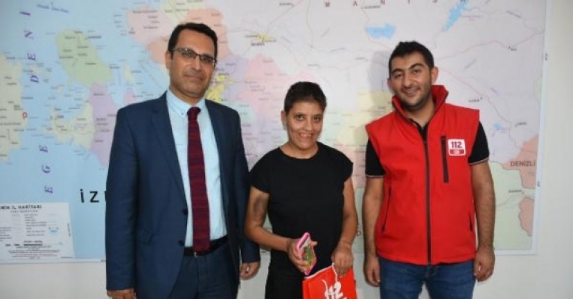 Zihinsel engelli Ceylan, sürekli arayıp meşgul ettiği 112'ye misafir oldu