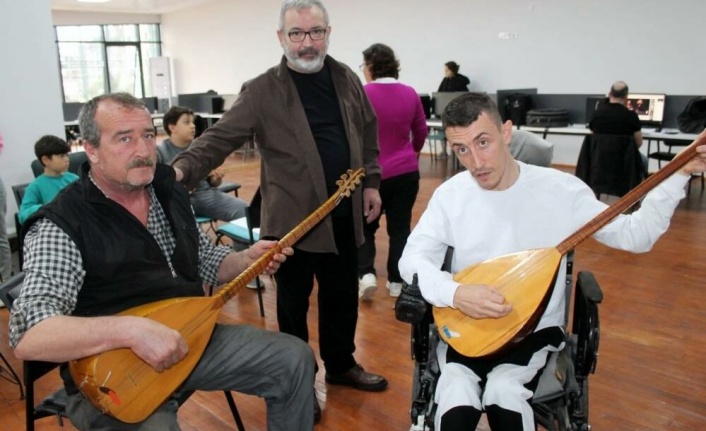 Bursa’da engelliler hayata müzikle tutunuyor