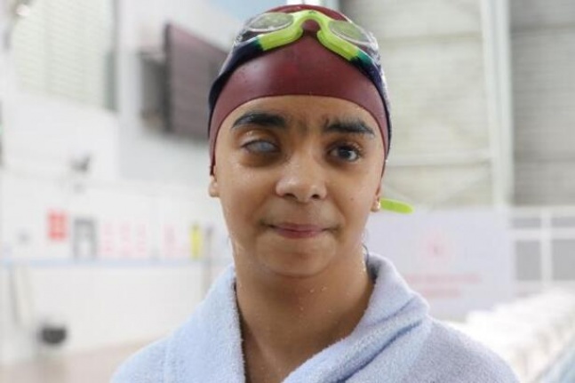 Yüzmede Türkiye Şampiyonu görme engelli Beyza, milli takıma hazırlanıyor