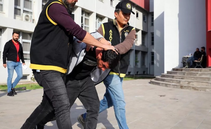 Zihinsel engelli oğluyla dalga geçen komşusunu öldürdü!