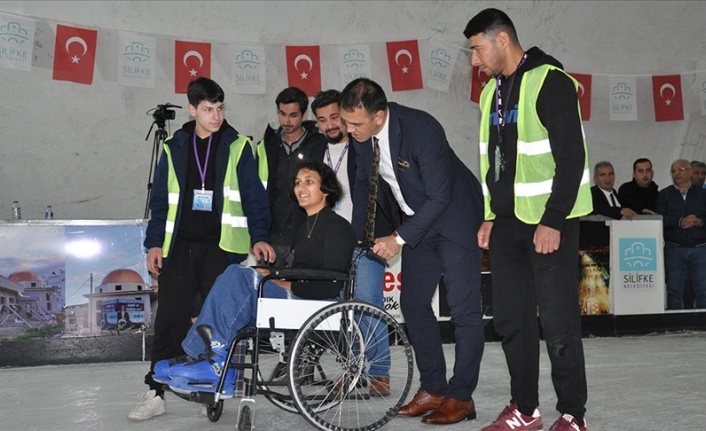 Yürüme engelli Arzu'nun buz pateni yapma hayali gerçek oldu