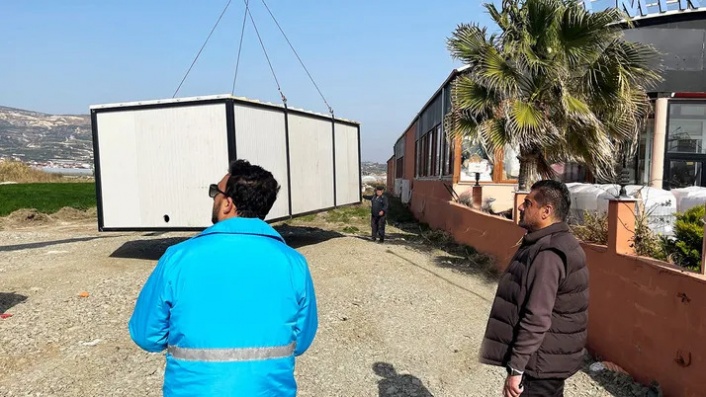 Beykoz’dan Hatay Samandağ'daki engelli aileye konteynır gitti