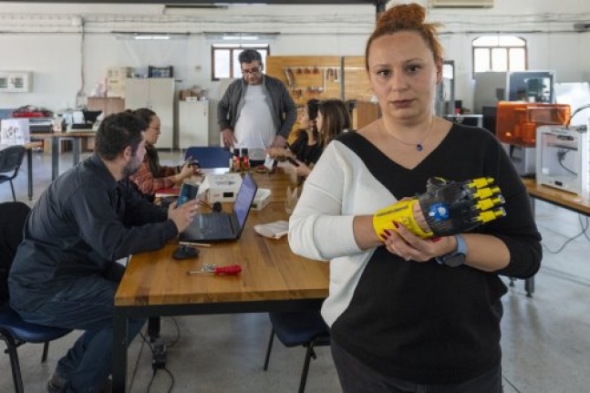 İzmir Fabrikalab engelliler için robot el üretti