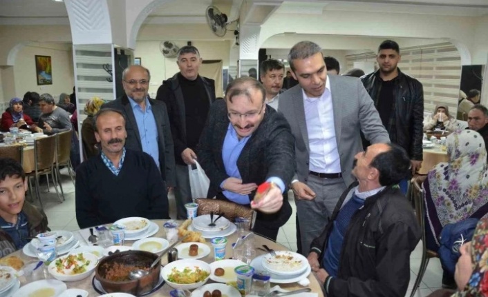 Emet Belediyesinden engellilere iftar yemeği