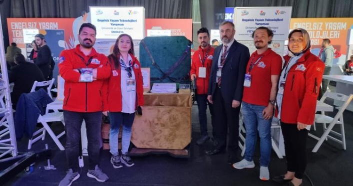 Felçliler için geliştirdikleri yatak Teknofest'te birinci oldu