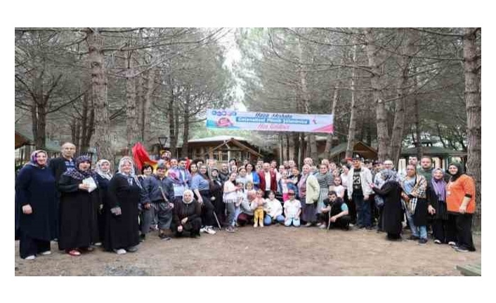 Bayrampaşa'da engelli vatandaşlar Geleneksel Yaza Merhaba Pikniği'nde bir araya geldi