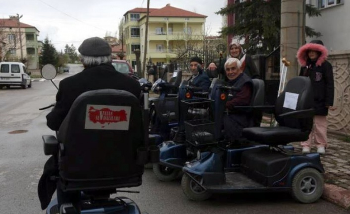Sivaslı kadın 8 ay yürüyemedi! Sağlığına kavuşunca engellileri unutmadı!