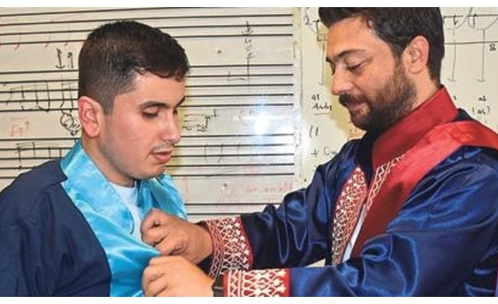 Aydınlı görme engelli genç fakülteyi birincilikle bitirdi