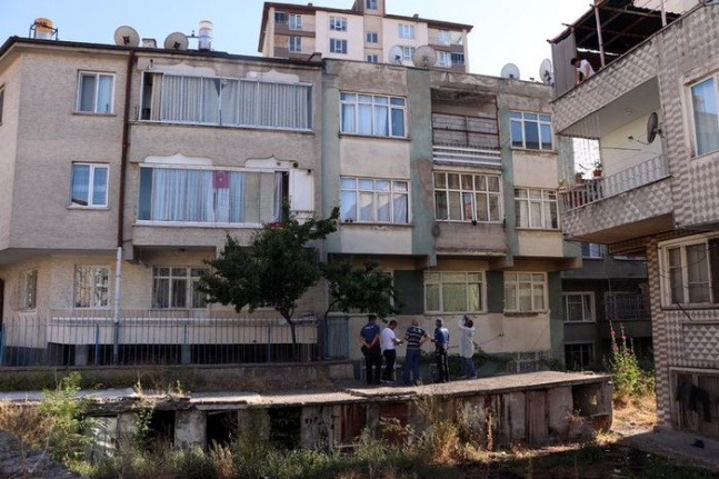 Pencereden düşen zihinsel engelli Ömer hayatını kaybetti