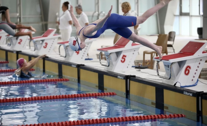 Görme Engelliler Türkiye Yüzme Şampiyonası Sakarya'da başladı