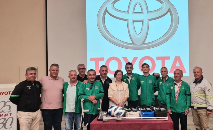 Toyota'dan edensel Engelliler Ampute Futbol Takımına sportif malzeme desteği