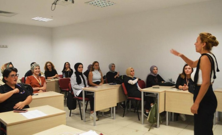 İşitme Engelli Hastalar İçin Dünyaya Örnek Olacak Eğitim