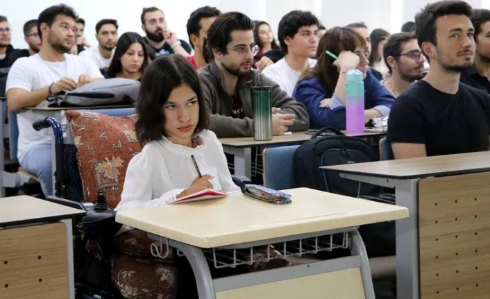 Bilgisayar mühendisliğini "annesinin kucağında" kazandı!