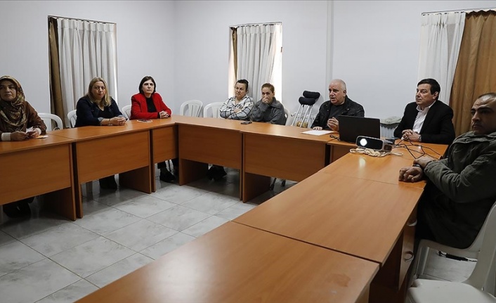 Hayatını kendisi gibi engelli bireylere haklarını anlatmaya adadı