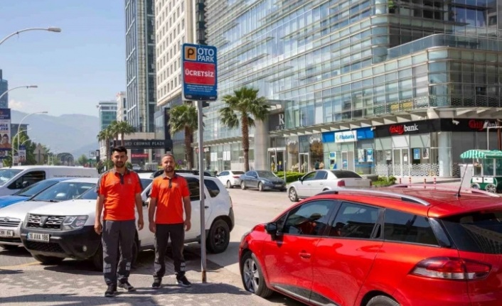 Büyükşehir ‘ücretsiz otopark’ alanlarında görev başında