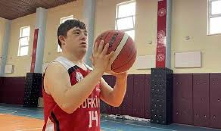 Engel tanımadı, 27 yaşında basketbola başladı