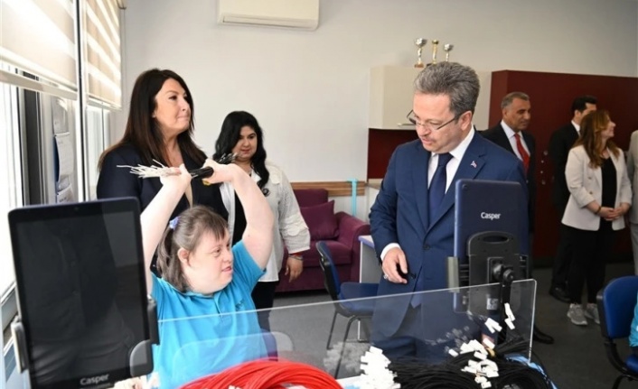 Vali Ünlü, OSB Zihinsel Engelliler Korumalı İşyerini ziyaret etti