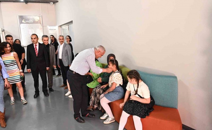 Depremzede ve engelli çocuklar Ali Kuşçu Gökbilim Merkezi’ni ziyaret etti