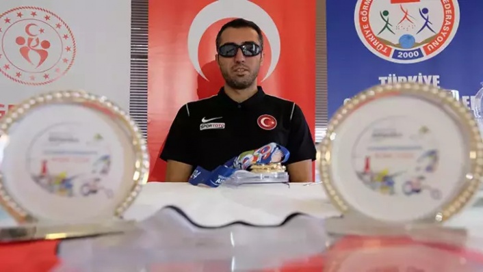 Dünya Şampiyonu Serkan Yıldım, gözyaşları içinde hayat hikayesini anlattı