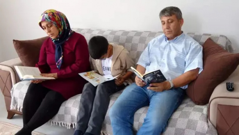 Zihinsel engelli çocuğa koruyucu aile oldular: Mucit olmak istiyor