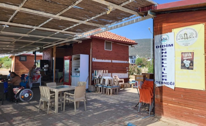 Didim’de engelsiz kafe özel müşterilerine hizmet vermeye devam ediyor