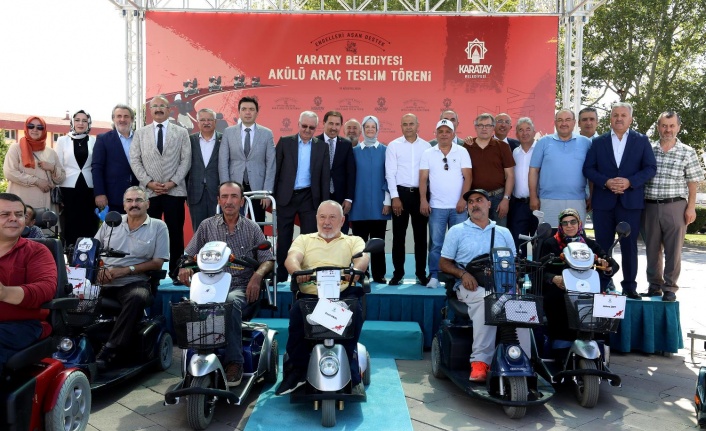 Engelli Vatandaşlara Akülü Araç Hediye edildi
