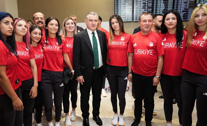 Paralimpik milli takımı 94 sporcuyla Paris’e gitti