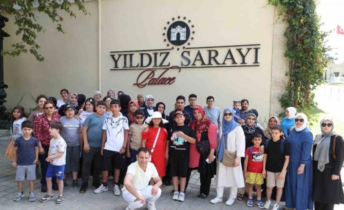 Sultangazi Belediyesi engelli bireylere Yıldız Sarayı’nı gezme fırsatı sundu