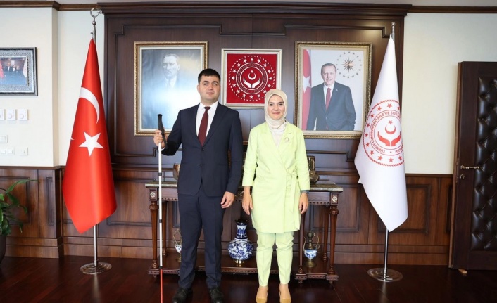Görme engelli Sabit Kılıç, Türkiye'nin ilk hakim yardımcısı oldu