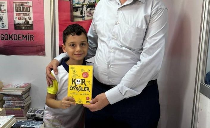 Görme Engelli Yazar Halis Kuralay ve Sultanbeyli Kitap Fuarı Buluşması