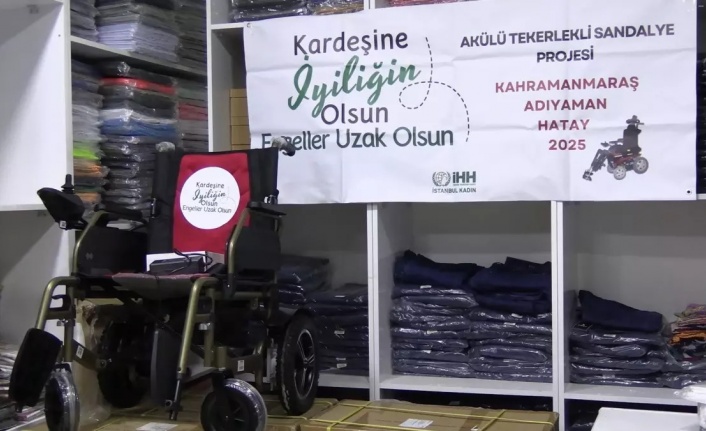 İHH, Depremzedelere Akülü Tekerlekli Sandalyeler Dağıttı