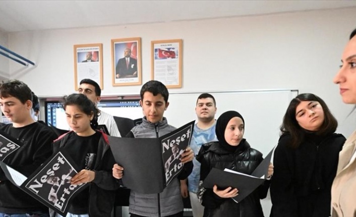 Özel çocuklar korosu, seslendirdikleri şarkılarla gönüllere dokunuyor