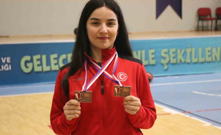 Badmintonda Avrupa 3.’sü olan Halenur Küçüksevgili’nin hedefi olimpiyatlar