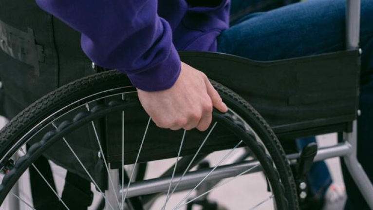Engelli Bakımı ve Rehabilitasyon Bölümü Nedir, Mezunları Ne İş Yapar