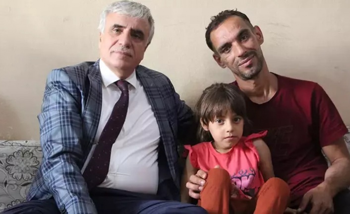 Minik kızının elinden tutup sokak sokak kağıt topluyordu! Engelli baba ile ilgili yeni gelişme