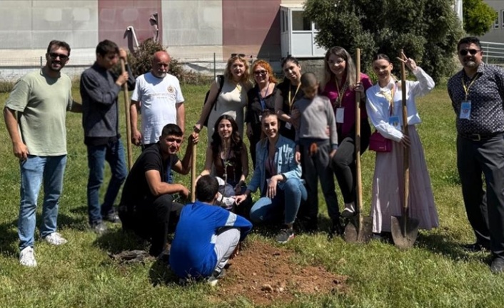 "Sevgi Kök Salsın" projesiyle otizme dikkat çekildi
