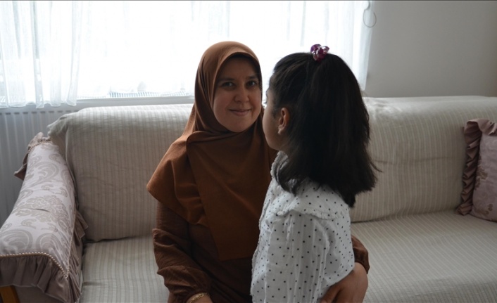 Annesini doğumda kaybeden Meryem, koruyucu ailesinin "en özel" çocuğu oldu