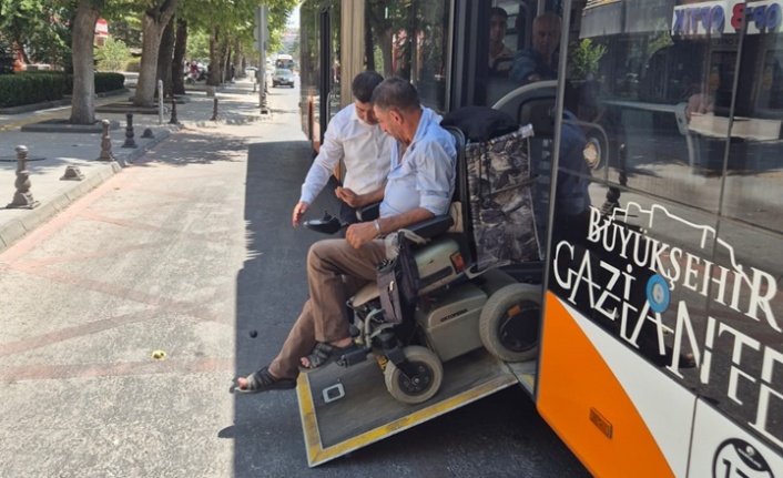 Engelli dostu otobüs şoförü, gönüllerde taht kurdu