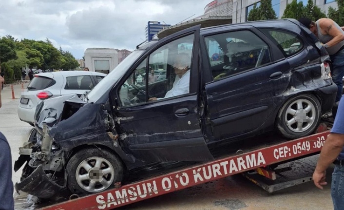 Engelli Sürücü, Hurdaya Dönen Araçla Çekici Üzerinde Doktor Randevusuna Gitti