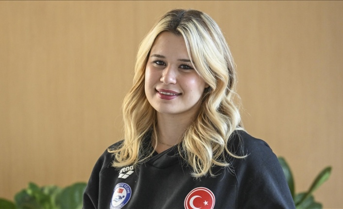 Suyla yeniden hayata dönen para yüzücü Defne Kurt, herkese ilham oluyor