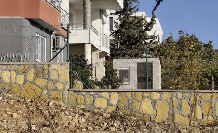 Engelli kardeşini kulübeye mahkum etti: 'Benim vicdanım rahat'