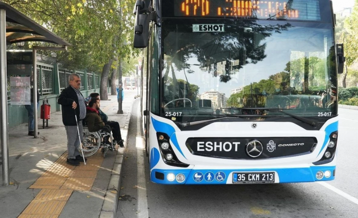 İzmir Büyükşehir’in ödüllü “Duraktayım” uygulaması engellilerin ulaşımda hayatını kolaylaştırıyor