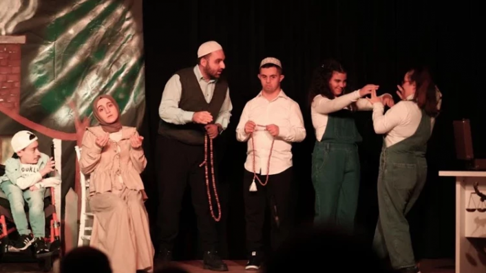 ‘Miras Değil Mübarek’ tiyatro oyunu ikinci kez perde açtı